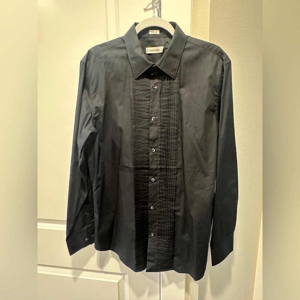 Calvin Klein Men's Elegant Black Dress Shirt